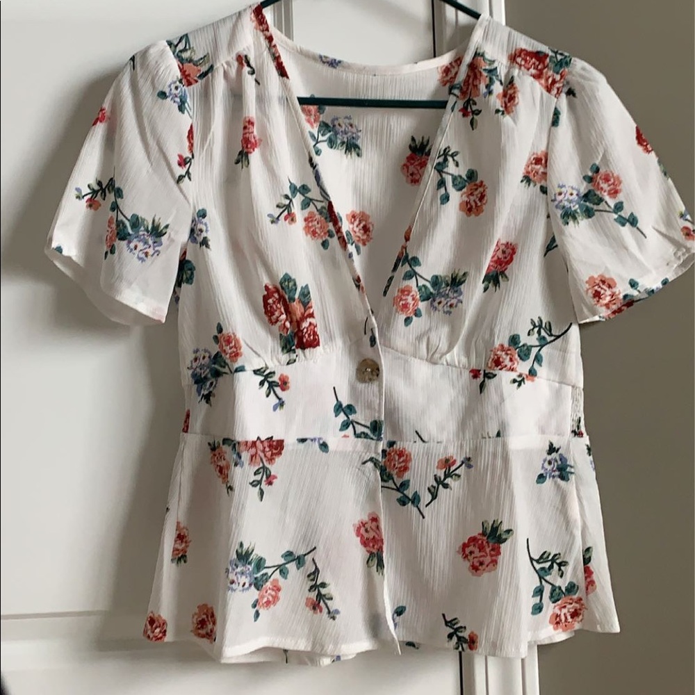 Trendy Floral Top